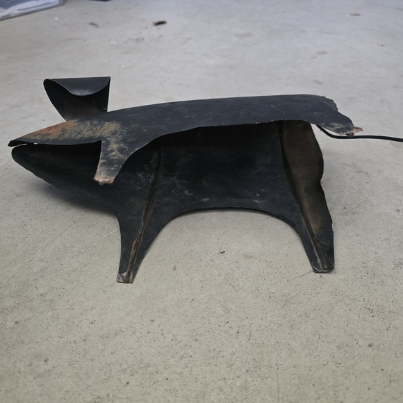 Handmade 12″ 3D Rustic Metal Pig Sculpture – Folk Art Farmhouse Decor - Picture 4 of 5
